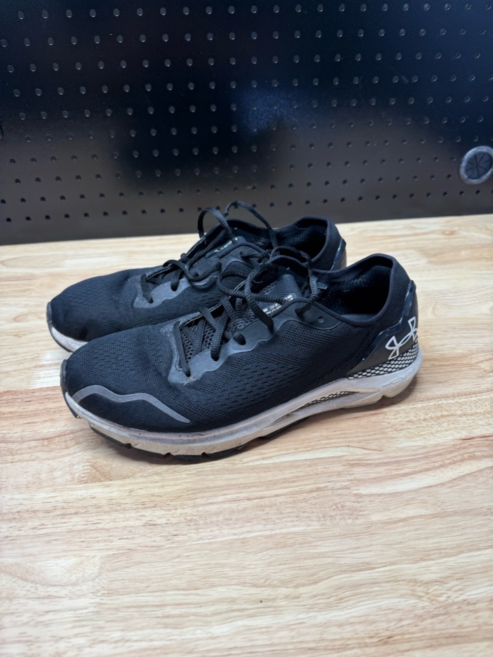 Under Armour Men’s Black Athletic Running Sneakers with Reflective Accent